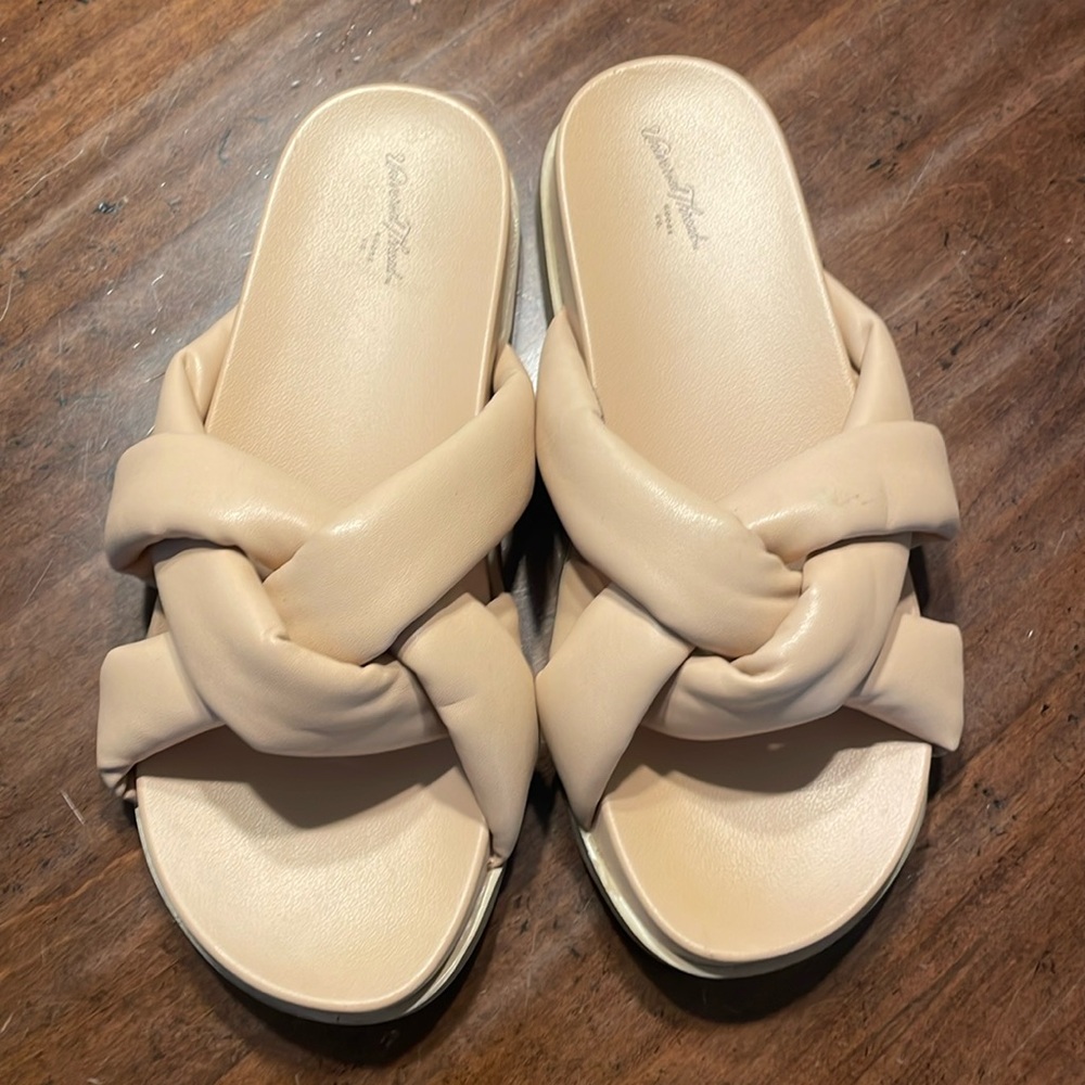 Universal Thread Cosette Padded Slide